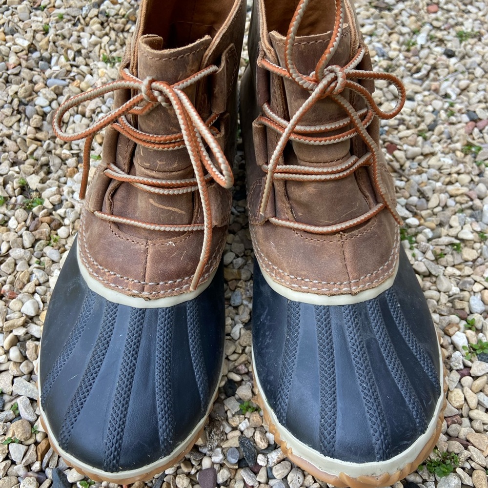 Women’s Sorel Out and About Plus Duck Boot size 10